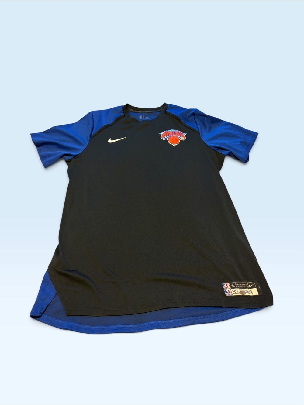 Nike Men’s Ne York Knicks Black & Blue Short Sleeve Jersey Top